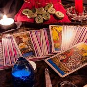 waarzegger Emy May- Hallo, ik ben medium Emy May. Ik ben al jaren actief als helderwetende. Mijn paranormale gaven heb ik geerfd van mijn familie. Ik combineer mijn krachten door middel van mijn gidsen, tarotkaartenleggen, pendelen en fotoreading. Je kan iedere vraag aan mij stellen, ik geef je duidelijk antwoord en help je verder. Liefs en tot snel. Waarzeglijn waar een waarzegger je toekomst voorspelt. Waarzeggers geven live advies.
